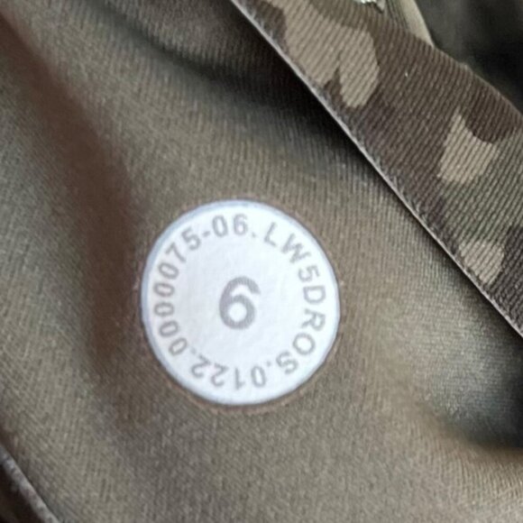 Lululemon Base Pace High-Rise Tight Size 6 25" Intertwined Camo Olive Multi - Picture 10 of 10